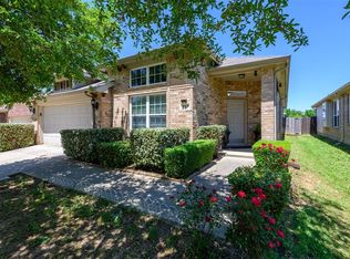 511 Maverick Dr, Lake Dallas, TX 75065
