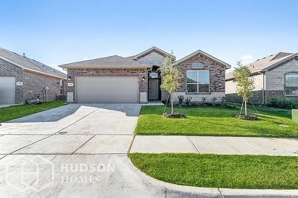 2436 Moon Ranch Dr — Photo 1