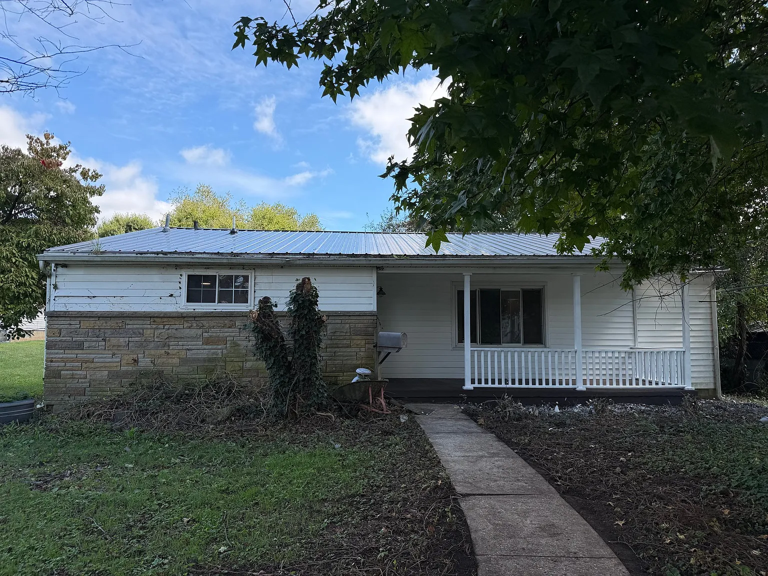916 Harding Ave | $1800/mo — Photo 2