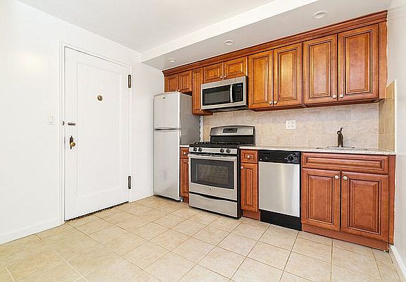 3rd image of 66-40 108th St #4C