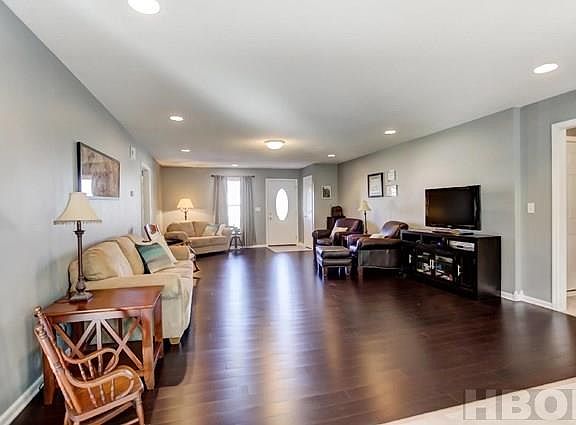 4th image of 241 Thimbleberry Dr