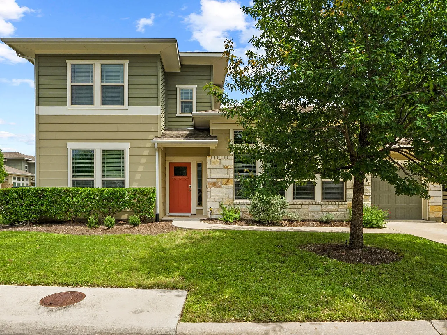 3 bed, 2.5 bath, 1792 sqft, $2,500 — Photo 3