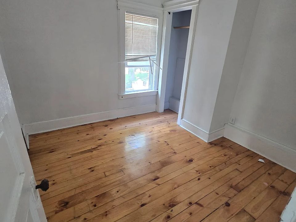 1st image of 16 Oliver St #2