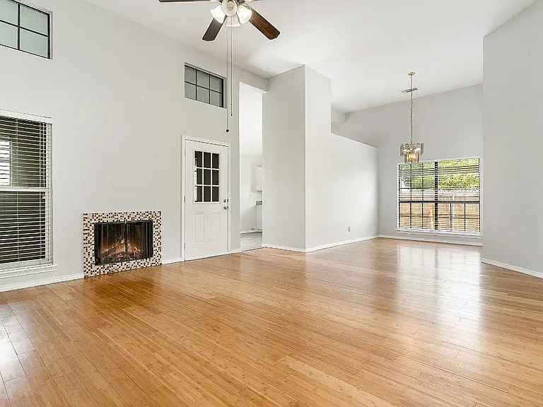 4617 Carmel Ln — Photo 9