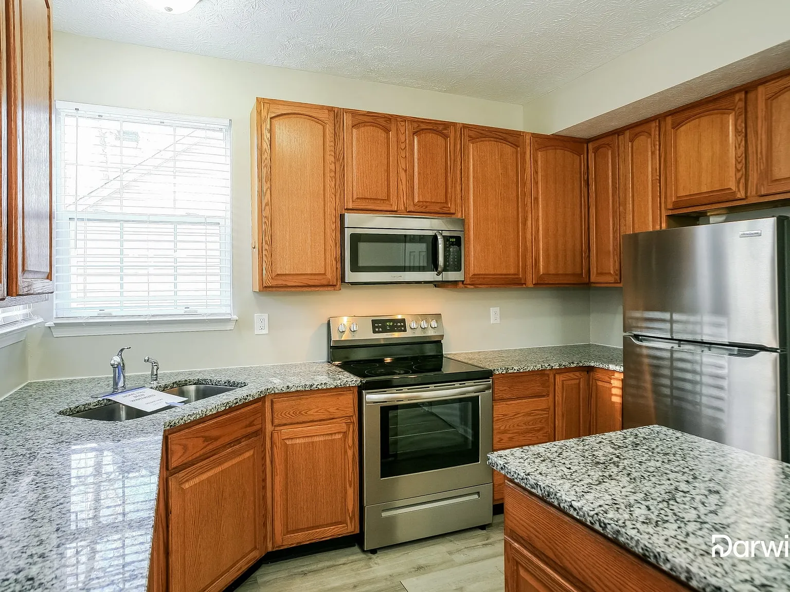 4 bed, 2.5 bath, 2130 sqft, $2,350 — Photo 4