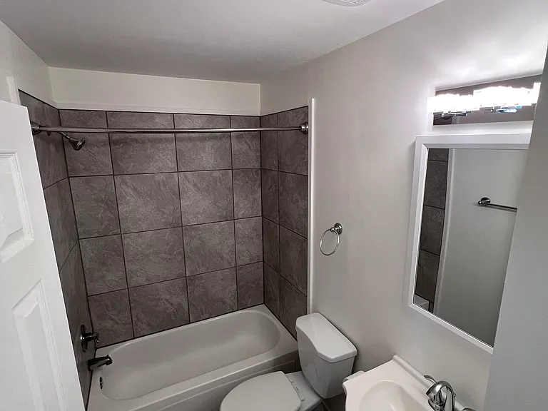 1412 Nestlewood Ct — Photo 20