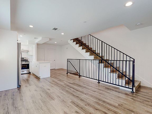 5th image of 4456 Turquoise St