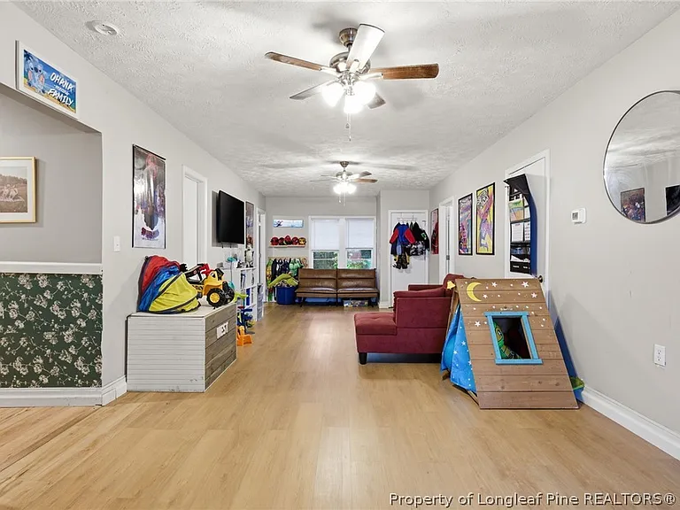 202 N Jackson St — Photo 19