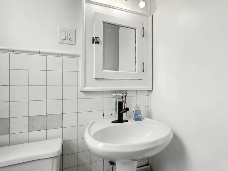 4002 Floral Ave #4002 — Photo 9