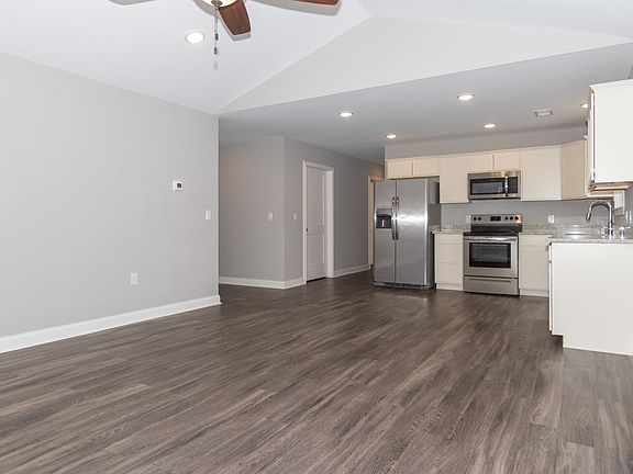 3rd image of 101 Bellbrook Ln