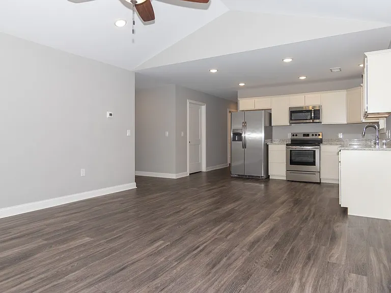 101 Bellbrook Ln — Photo 3
