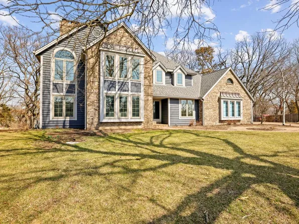 3810 North Southwood DRIVE, Summit, WI 53066