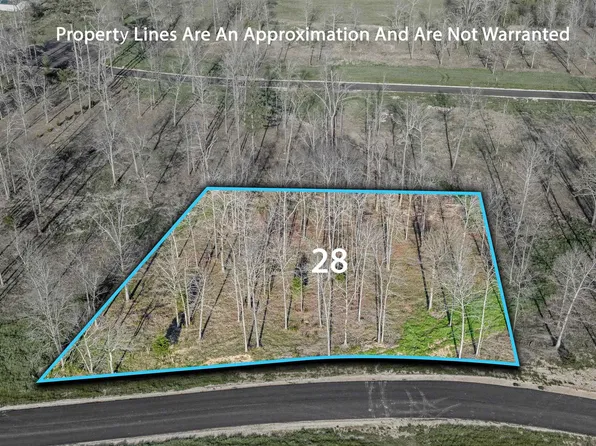 28 Garrett St, Rainsville, AL 35986