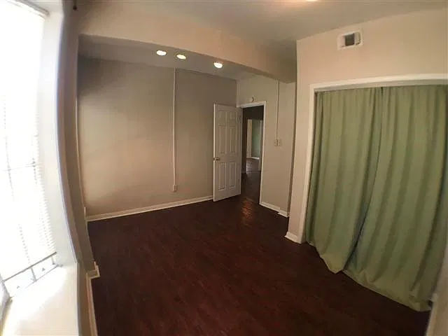 2 bed, 1.0 bath, 910 sqft, $2,200 — Photo 4