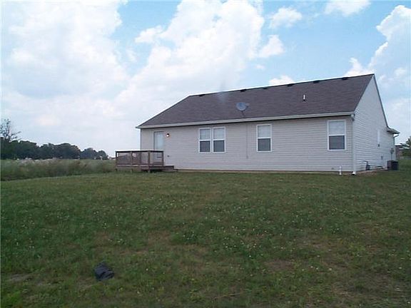 2nd image of 2240 N Rosswood Blvd