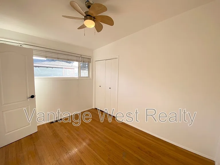 1319 Kelglen Cres #A — Photo 15
