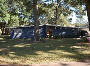 109 Catalpa Dr, Natchez, MS 39120