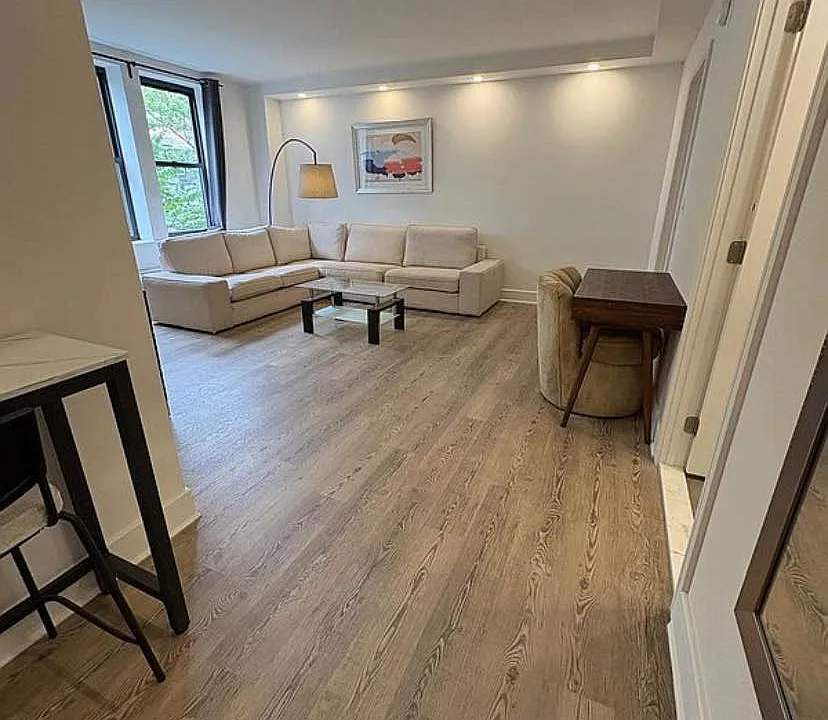 45 W 81st St #8I