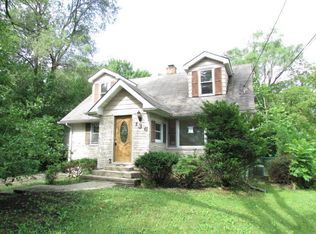 236 Edgebrook Rd, Wood Dale, IL 60191