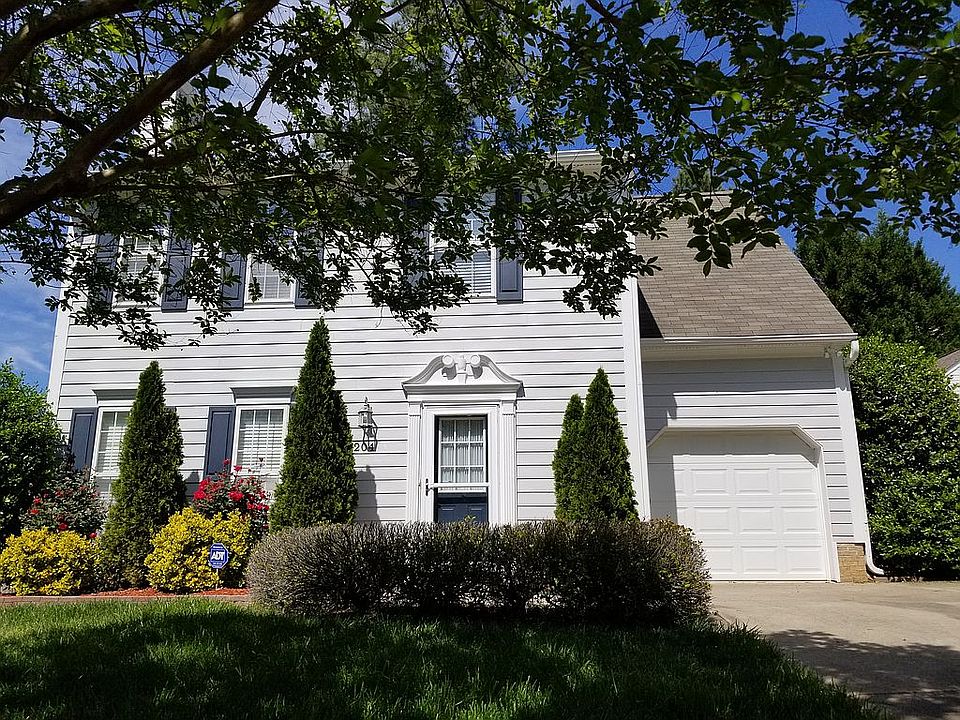 1st image of 204 Fallenwood Ave