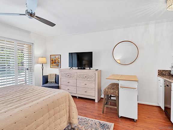 3rd image of 1021 Scott St APT 114