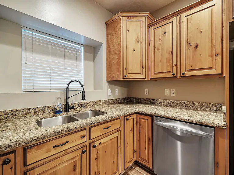 2409 W Adelaide Dr — Photo 7