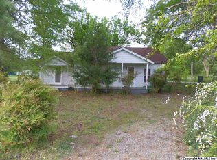 303 Lovelady St NW, Hartselle, AL 35640