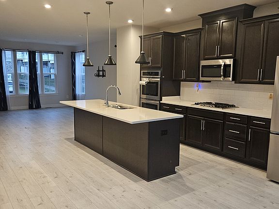 4th image of 6201 Quinns Creek Dr