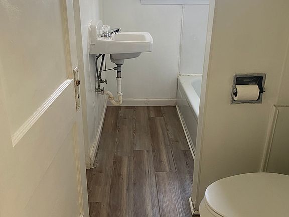 5th image of 1117 Salt Springs Rd