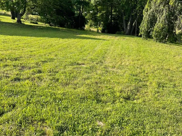 232 Mills Ave, Flemingsburg, KY 41041