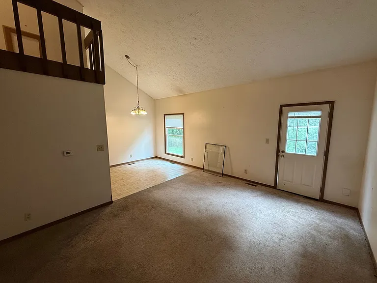 1019 Courtland Avenue — Photo 2