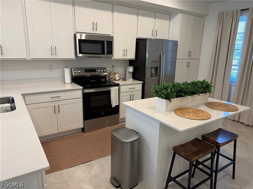 2 bed, 2.0 bath, 1120 sqft, $3,000 — Photo 4