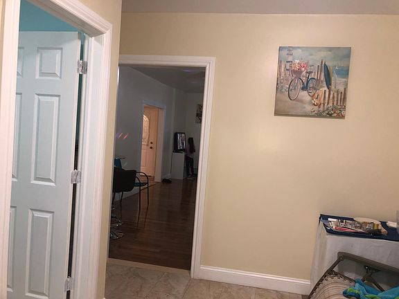 3rd image of 150 S Hyde Park Ave #1