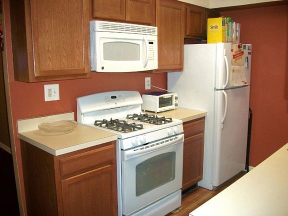 4th image of 128 Beach 60th St #1