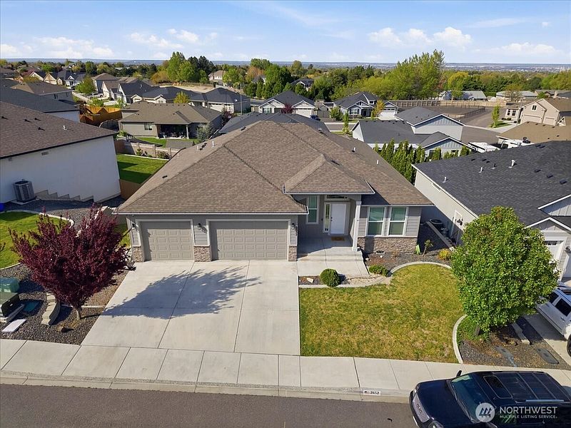 2nd image of 2652 W 44th Place