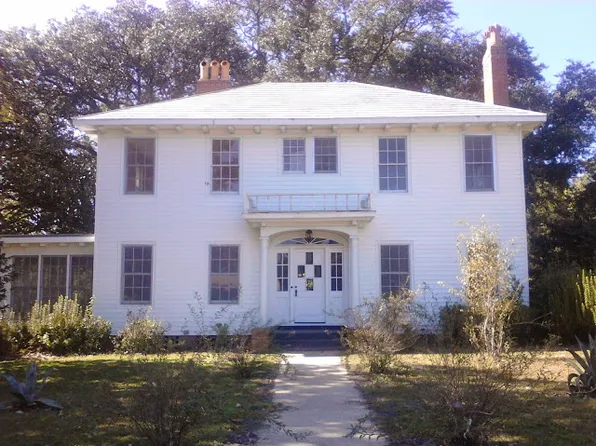510 Main St, Chattahoochee, FL 32324