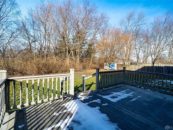 5th image of 332 Sagebrush Dr