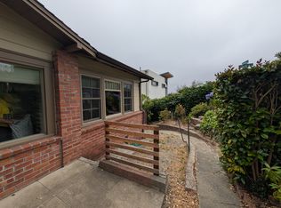 6688 Estates Dr, Oakland, CA