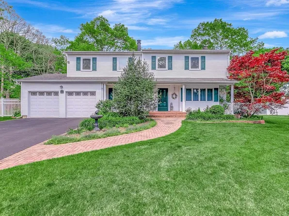 17 Sheffield Court, Nesconset, NY 11767