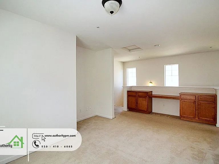 2109 Vienna Way — Photo 13