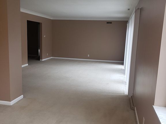 3rd image of 4044 W Bancroft St #1E