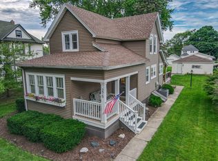 275 W 3rd St, Manteno, IL 60950