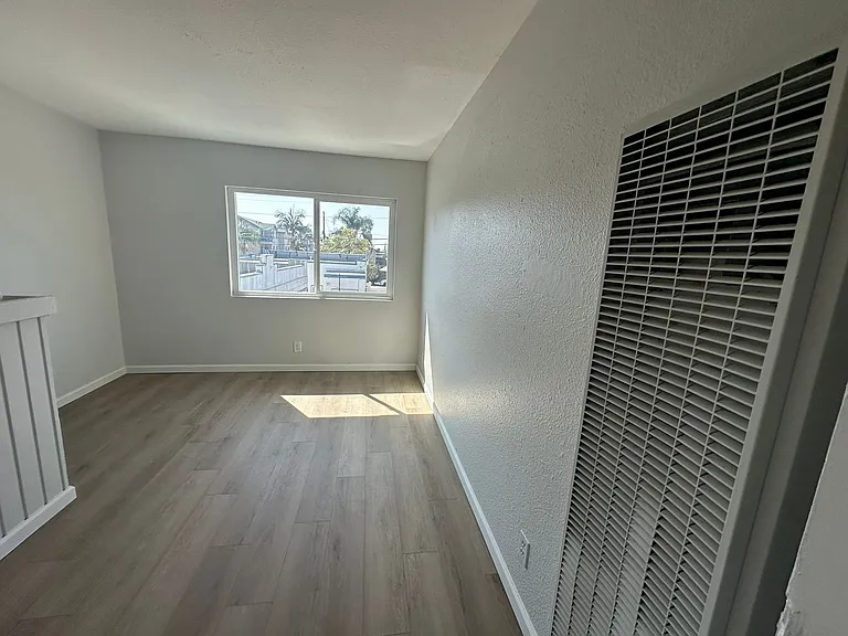 1123 Highland St — Photo 13