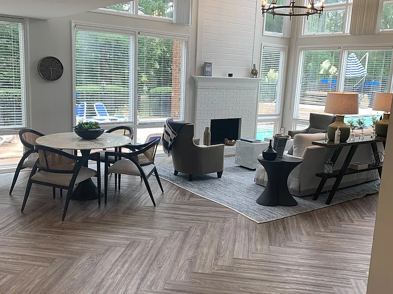 Huntington Apartments — Photo 23