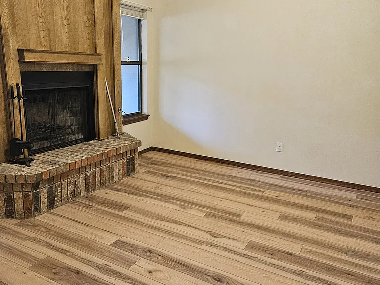 2705 Martin Ln — Photo 9
