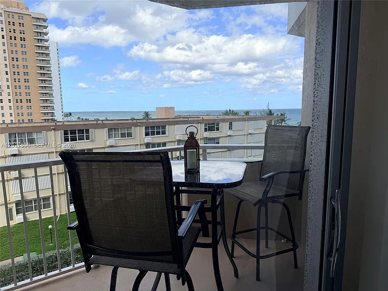 1950 S Ocean Dr #4-B — Photo 14