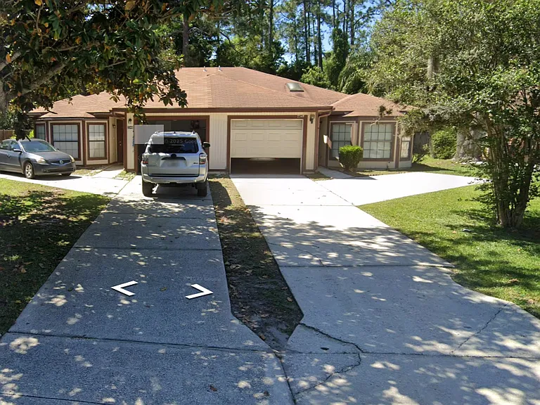 2360 Ironstone Dr E — Photo 1