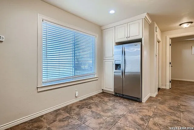 2 bed, 1.5 bath, 1000 sqft, $2,000 — Photo 3