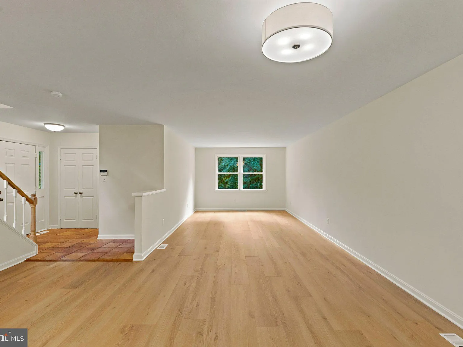 3 bed, 4.0 bath, 2844 sqft, $3,695 — Photo 3