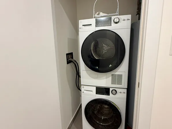 379 Ocean Parkway image 7 of 7